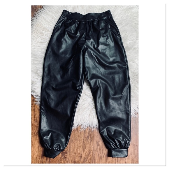 Susana Monaco Faux Leather Joggers Pull On Pocket Sides Black Size Medium - Picture 1 of 8